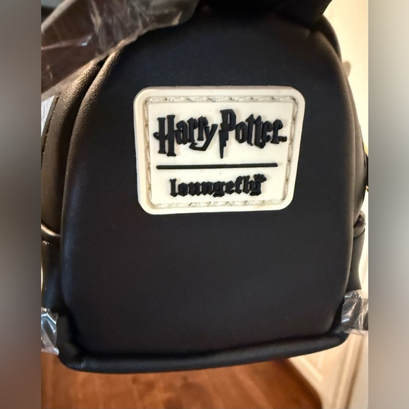 Loungefly Harry Potter Hogwarts™ Mystery Mini Backpack Keychain Charm - Owl - Picture 3 of 6